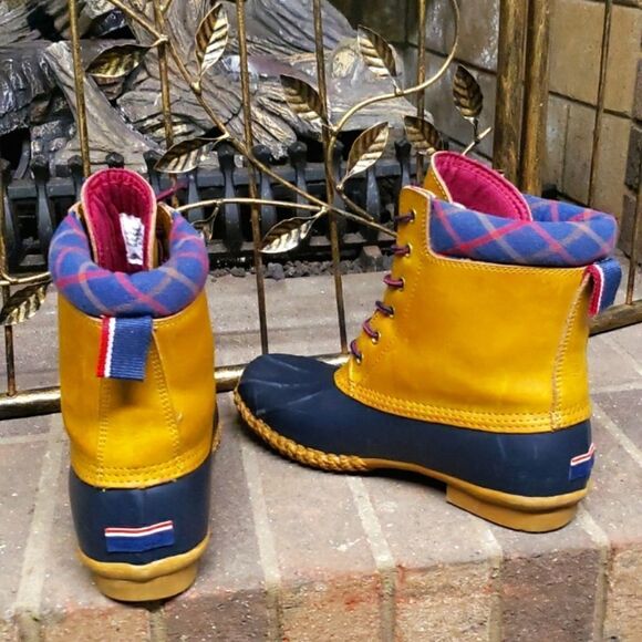 Tommy Hilfiger "TwRussel" Duck/Rain Boots, EUC - Picture 4 of 8